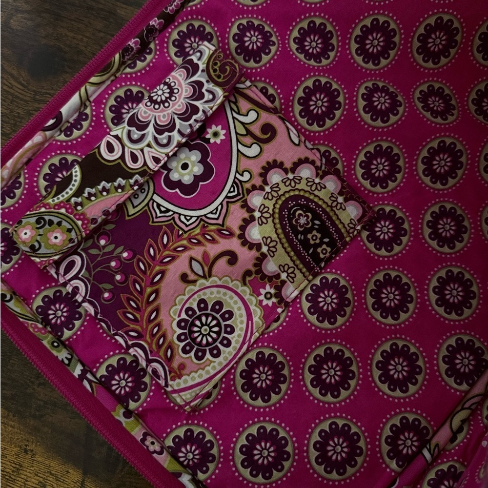 Vera Bradley Zip Around Laptop Sleeve - Picture 3 of 3